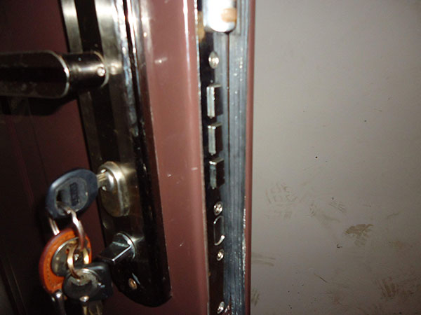 鲁础营乡防盗门换锁芯注意事项